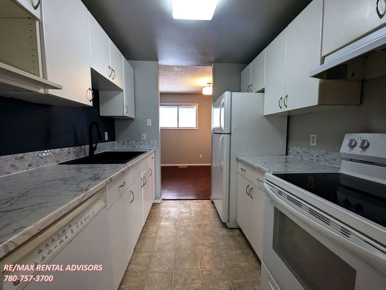 228 Abbottsfield Rd Nw - Photo 2 of 12