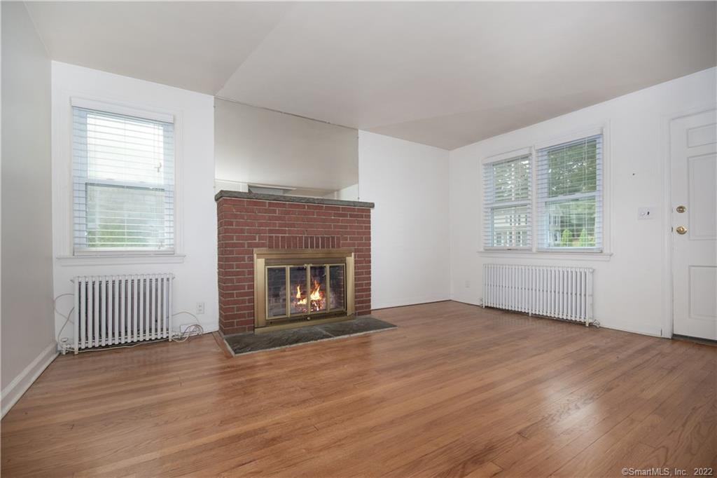 86 Hecker Ave - Photo 2 of 15