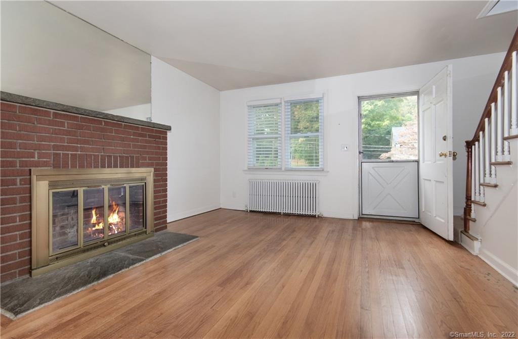 86 Hecker Ave - Photo 3 of 15