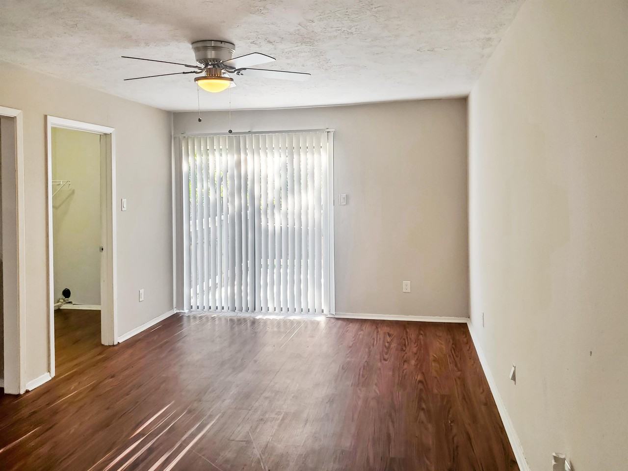 304 Manuel Dr #C - Photo 3 of 8