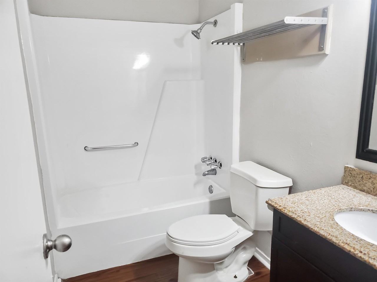 304 Manuel Dr #C - Photo 5 of 8