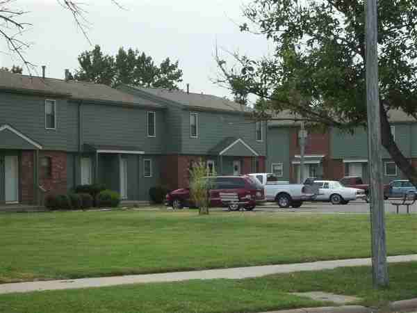 Commerce Gardens - Photo 3 of 6