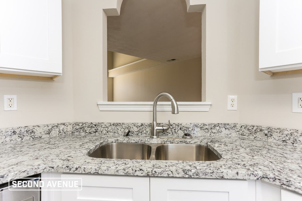 1600 Beech Grove Dr - Photo 3 of 15
