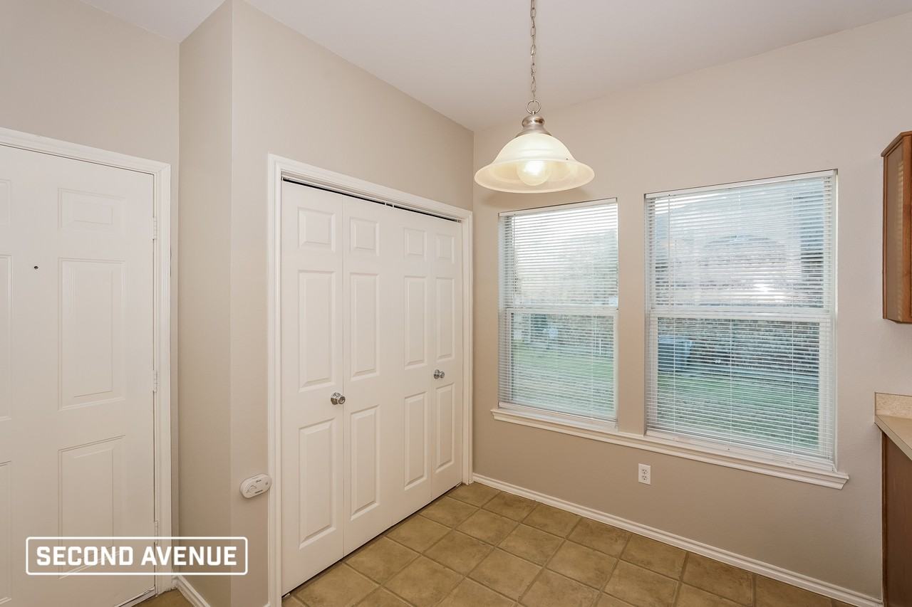 204 Freedom Trl - Photo 6 of 19