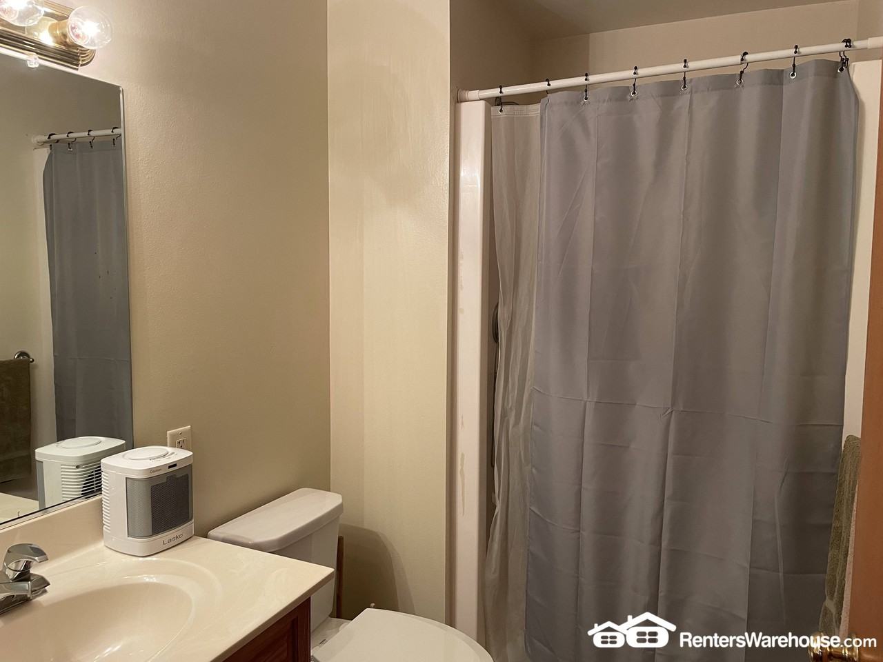 331 E Railroad Ave - Photo 2 of 7