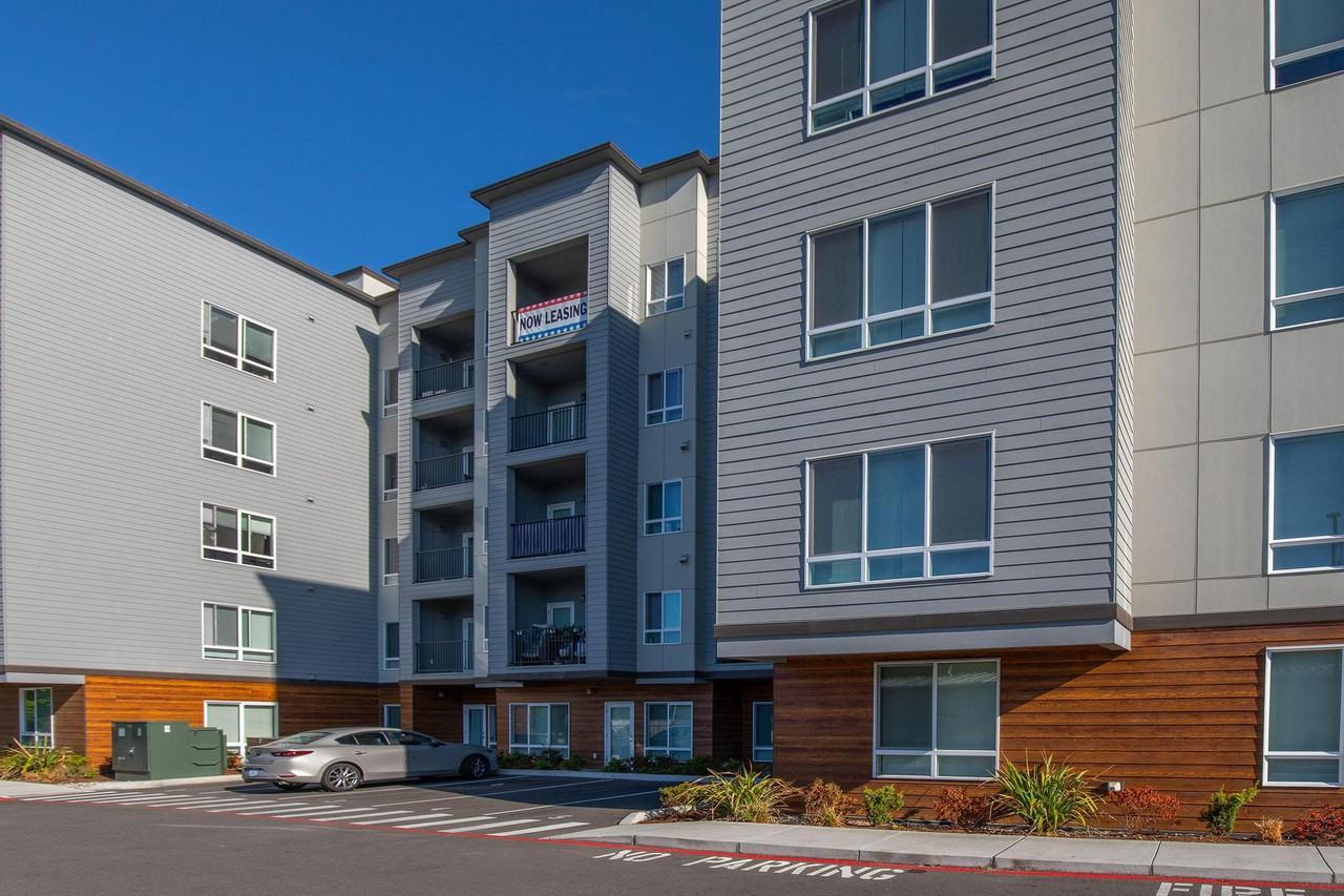 Emerald Court Apartment Homes - Photo 6 of 9