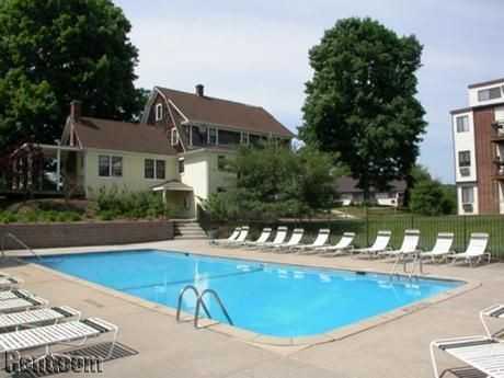 Knollwood Apartments - Photo 3 of 4