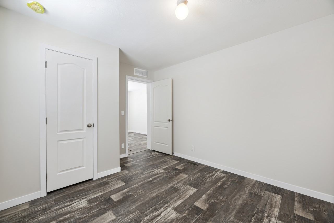 11431 N Lake Dr #94 - Photo 4 of 16