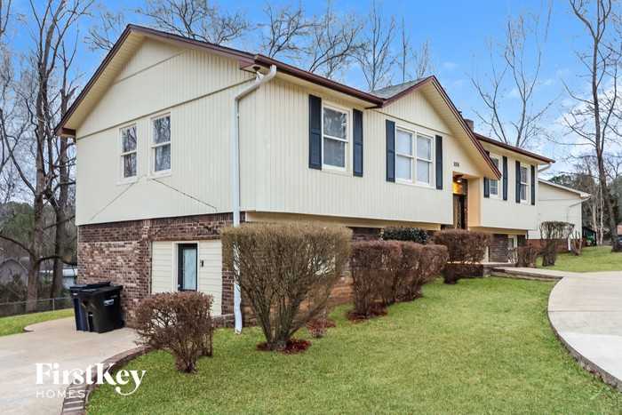 3006 Scaleybark Dr - Photo 3 of 15