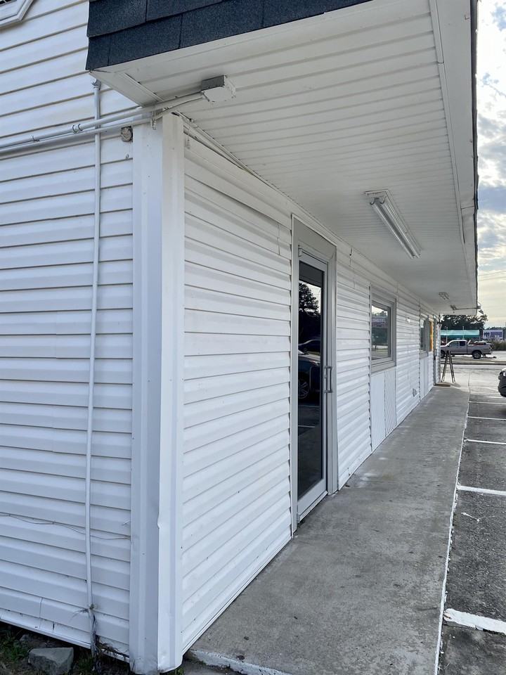 812 EG Miles Pkwy - B #B - Photo 2 of 7