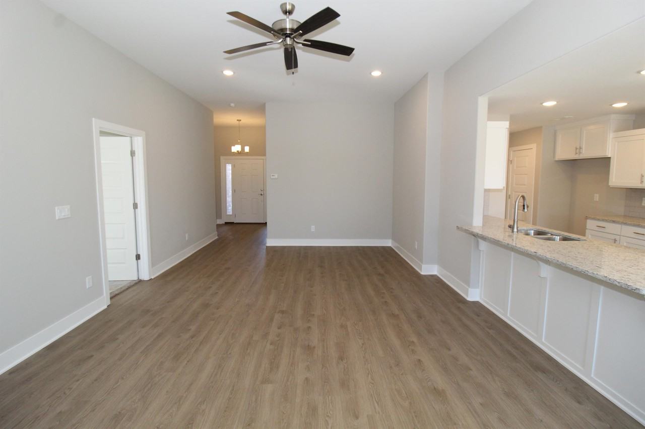 588 Utah Ave #1 - Photo 4 of 33