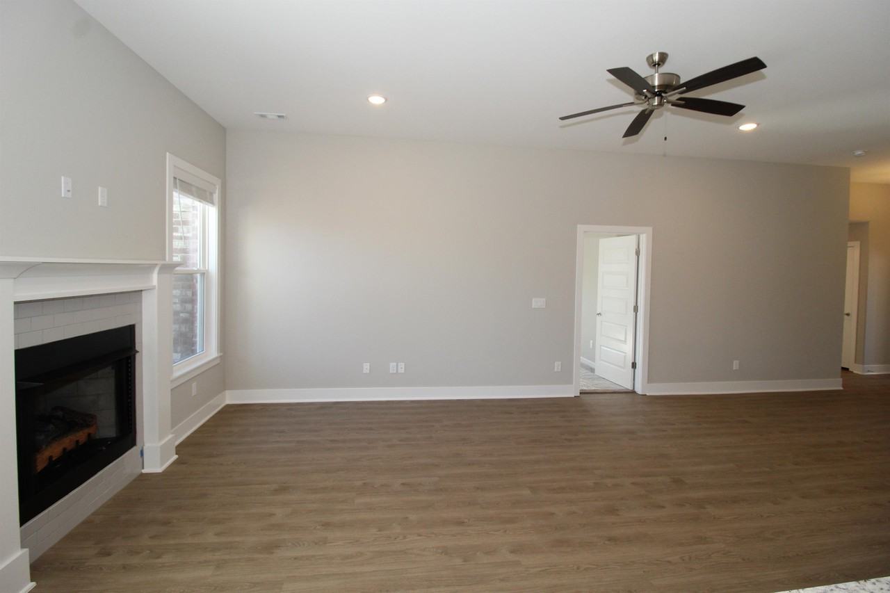 588 Utah Ave #1 - Photo 5 of 33