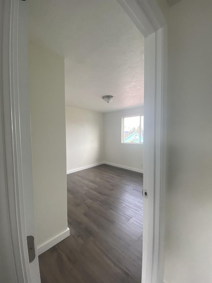 101 S 35th St #C - Photo 5 of 11