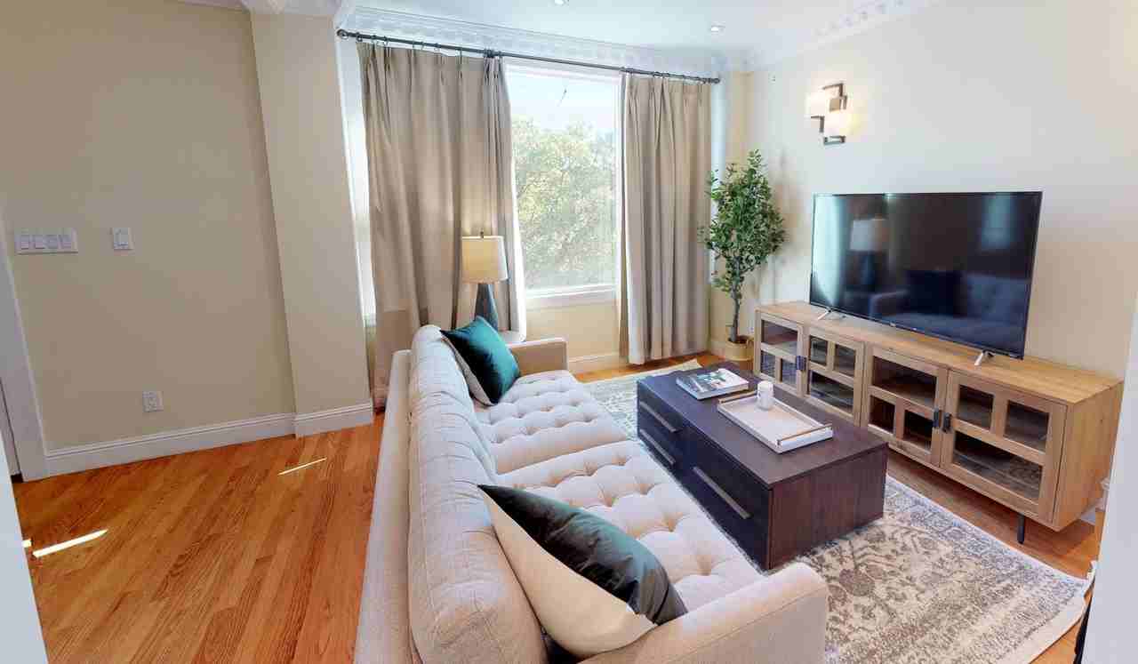 Delightful Outer Sunset townhome with lovely backyard - Photo 4 of 17