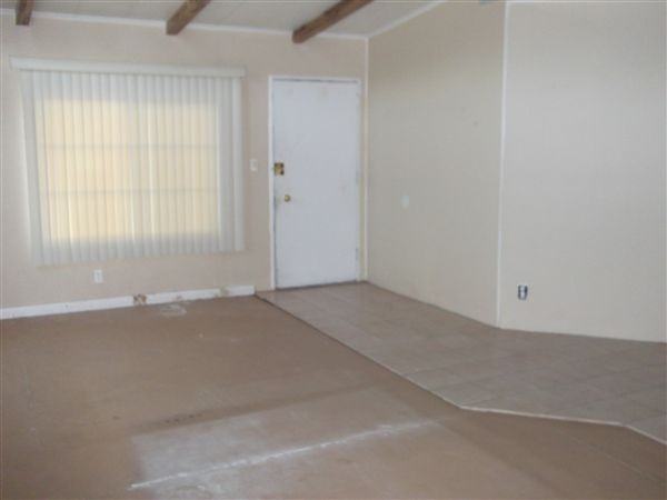 Lucerne Valley Home - Photo 3 of 58