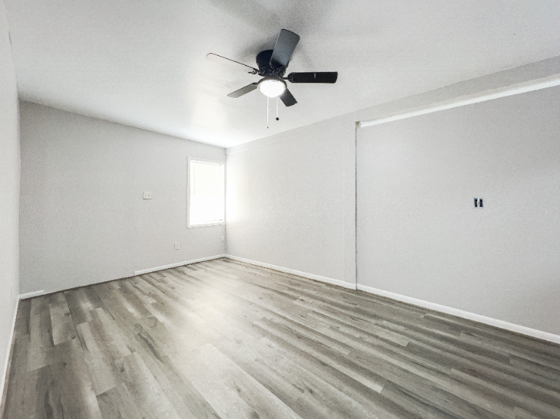 1205 Milam St #B - Photo 3 of 15