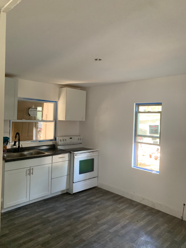 612 Lemon St - Photo 3 of 6