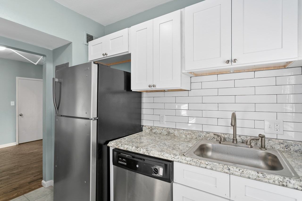 24 W 34th St #24-1W - Photo 5 of 27