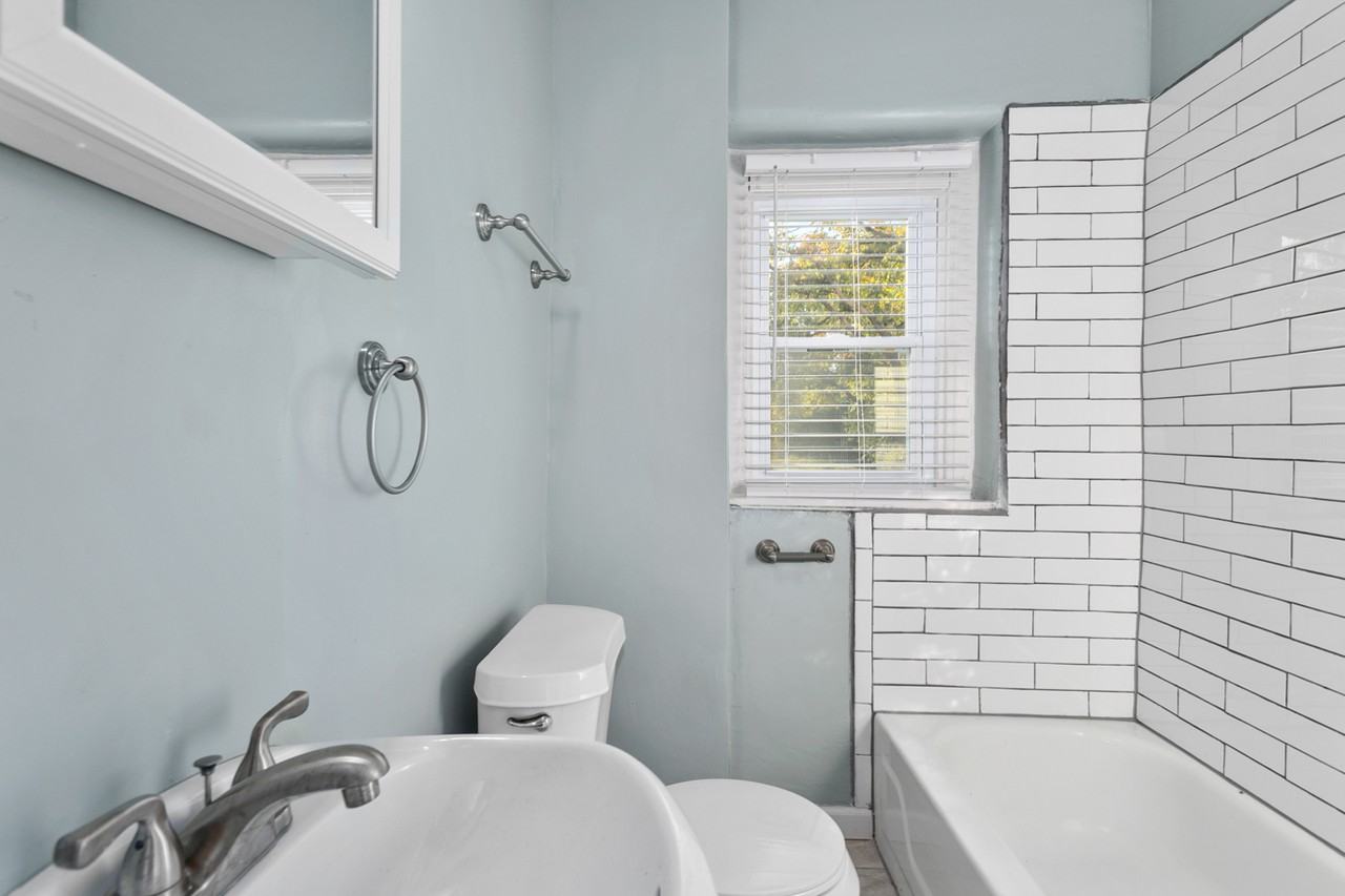 24 W 34th St #24-1W - Photo 7 of 27