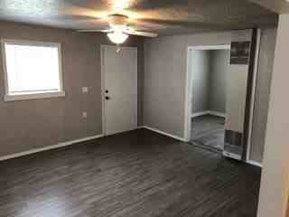 404 S Burdick St - Photo 2 of 26