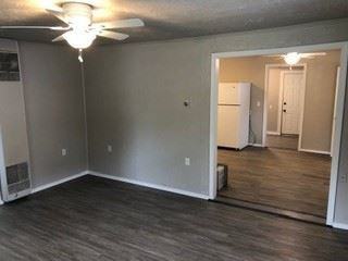 404 S Burdick St - Photo 3 of 26