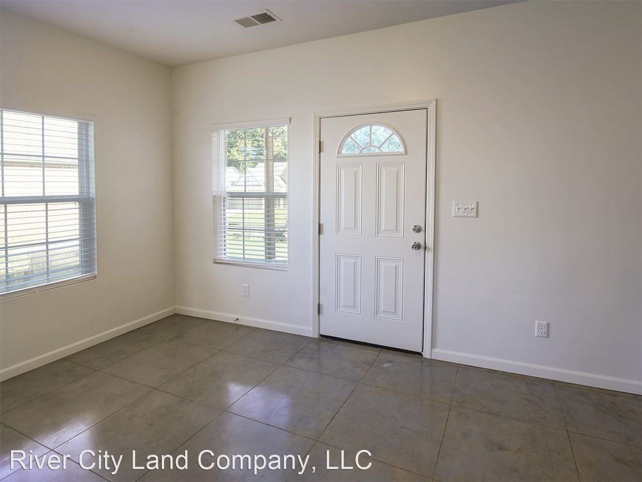 250 Black Hawk Cv - Photo 2 of 18