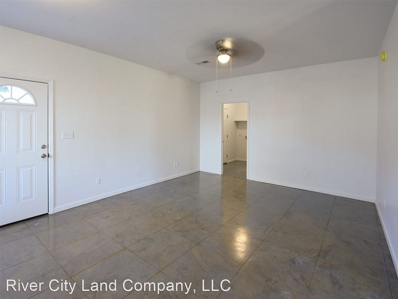 250 Black Hawk Cv - Photo 3 of 18