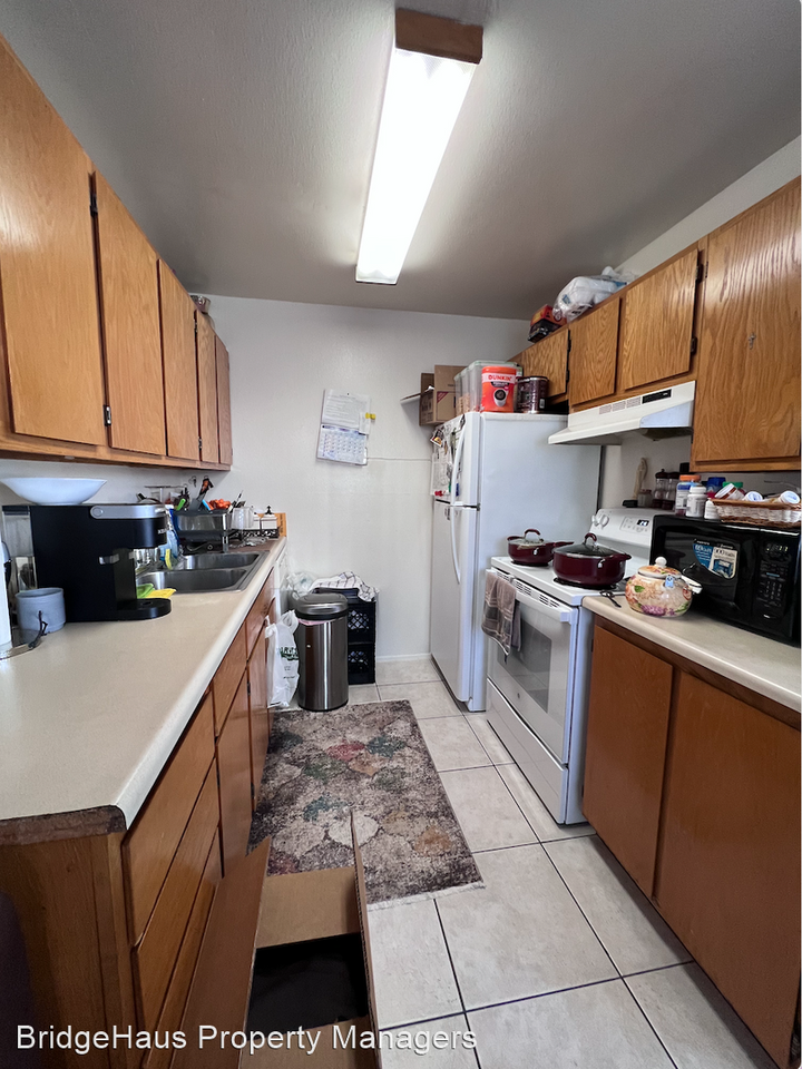 449 South Mollison - Photo 3 of 10