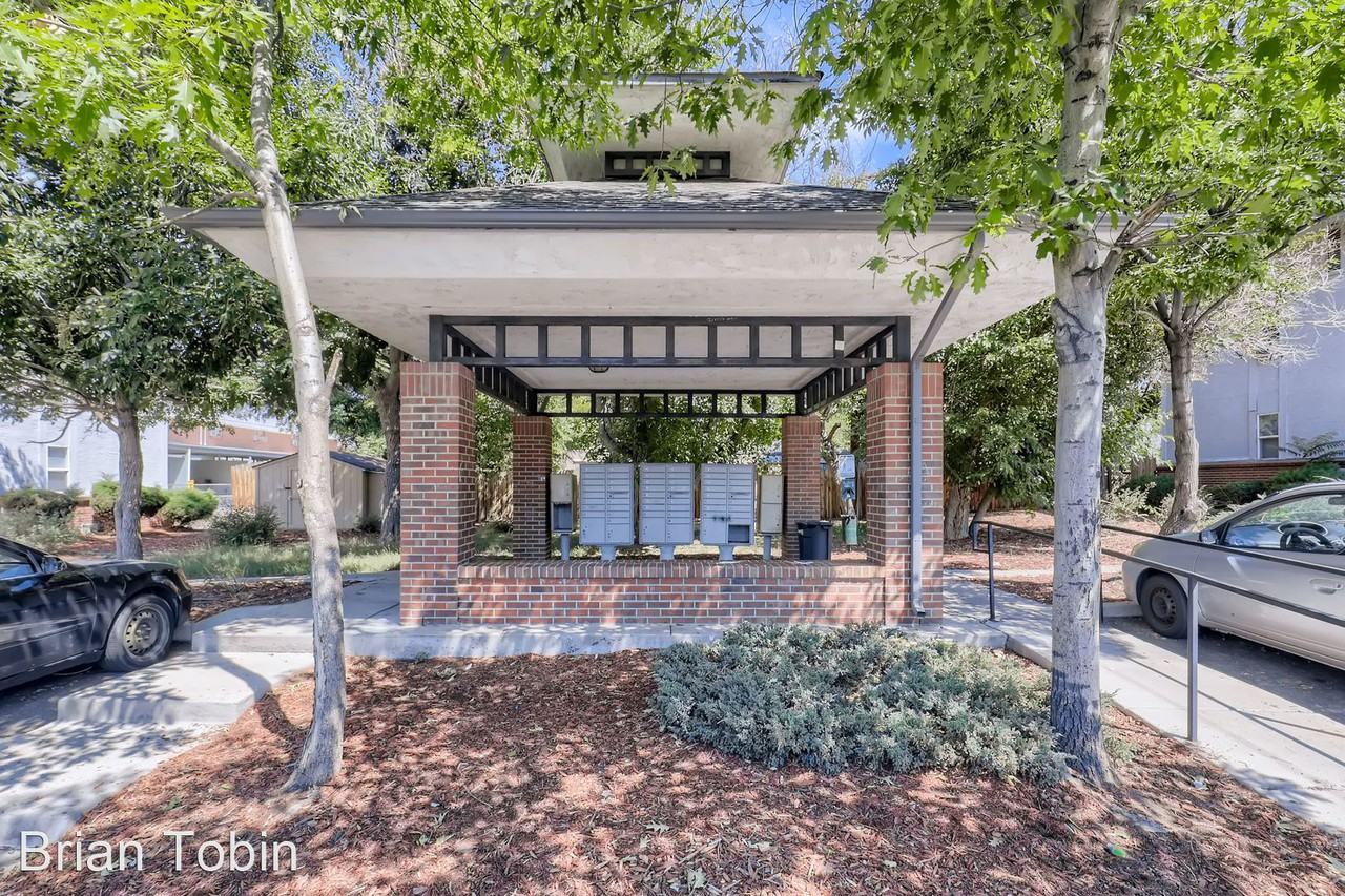 7545 Bradburn Boulevard - Photo 3 of 17