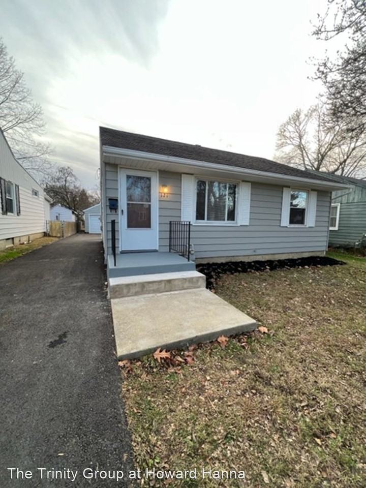 121 Rosslyn Ave - Photo 2 of 27