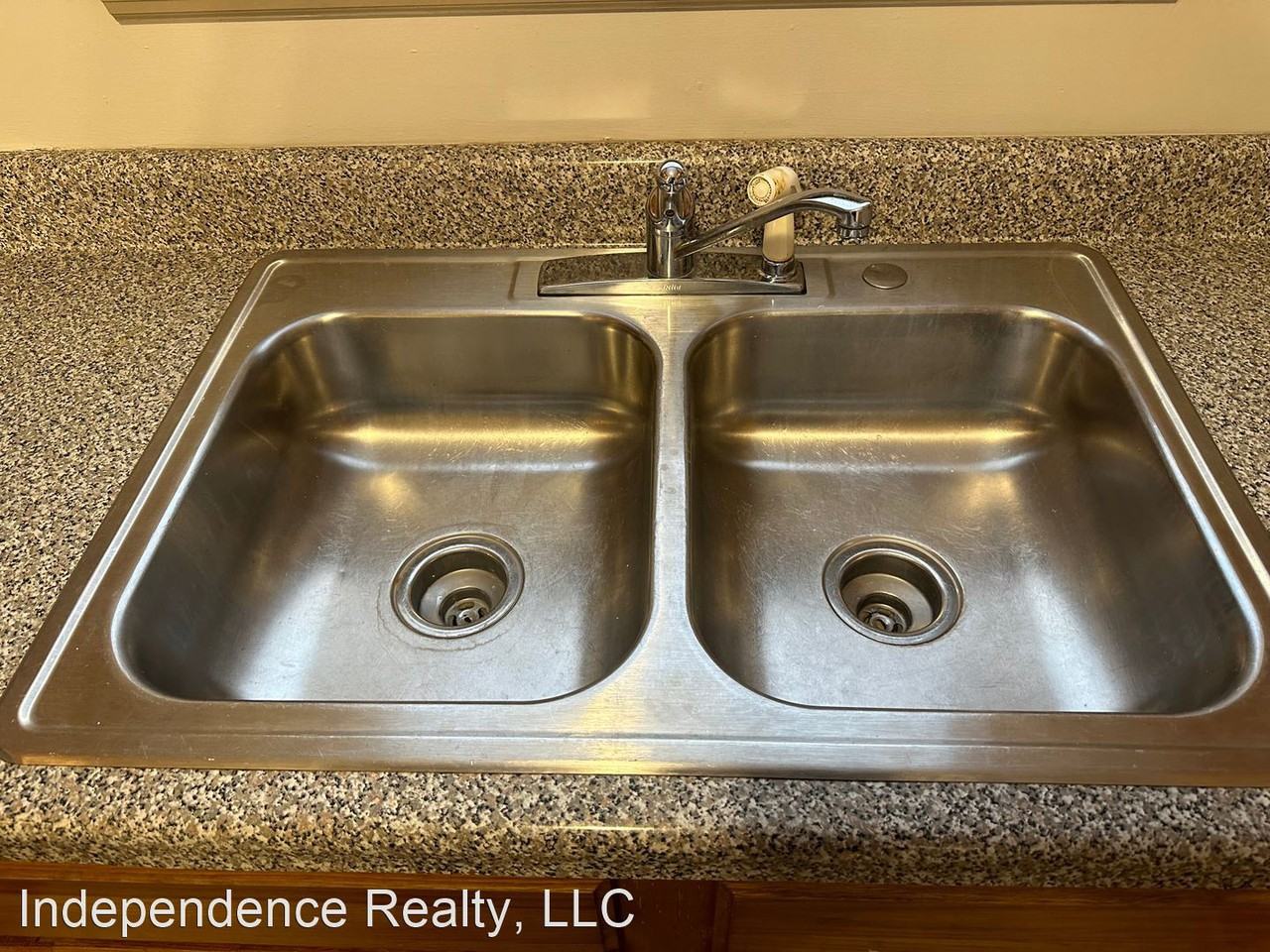 5004 Chancellor Square - Photo 3 of 26