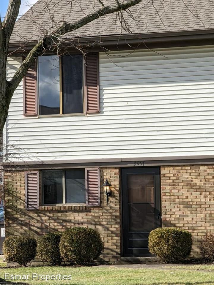 7831,7833,7835,7837 Betsy Ross Circle - Photo 3 of 21