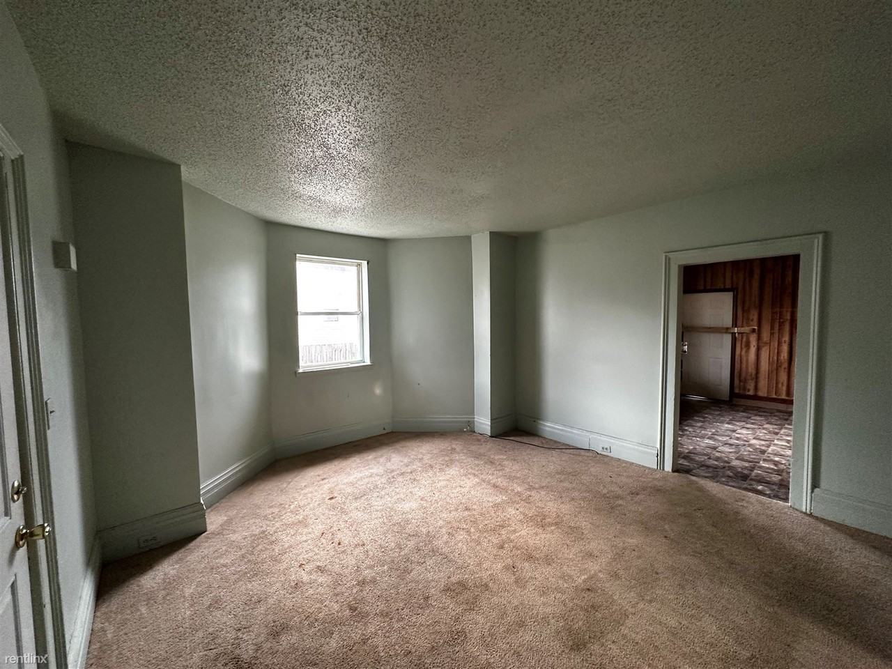 617 N Bond St - Photo 2 of 6