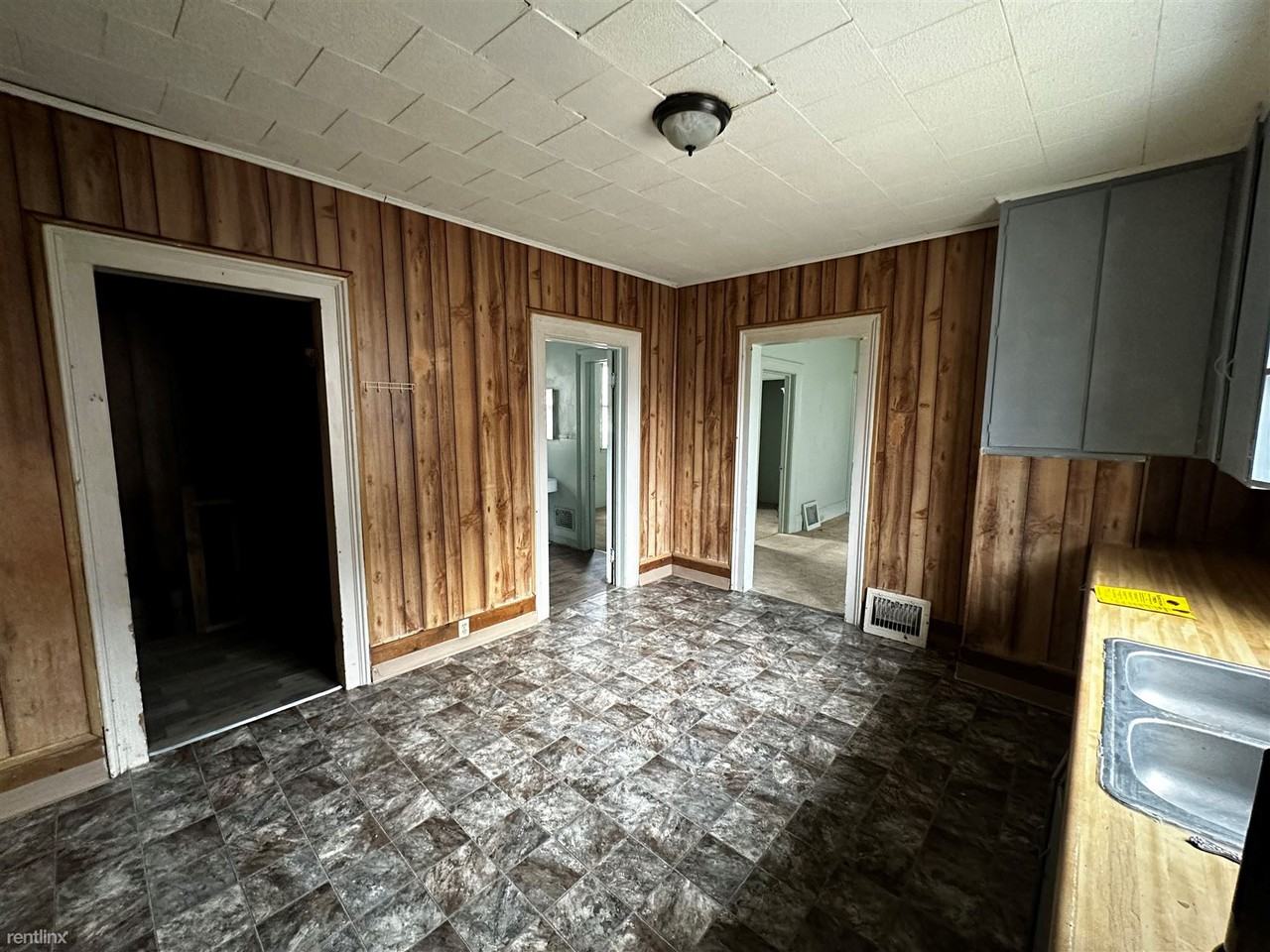 617 N Bond St - Photo 3 of 6
