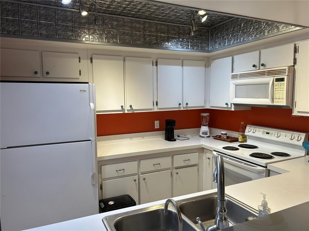 6102 7th Ave W #6102 - Photo 3 of 14