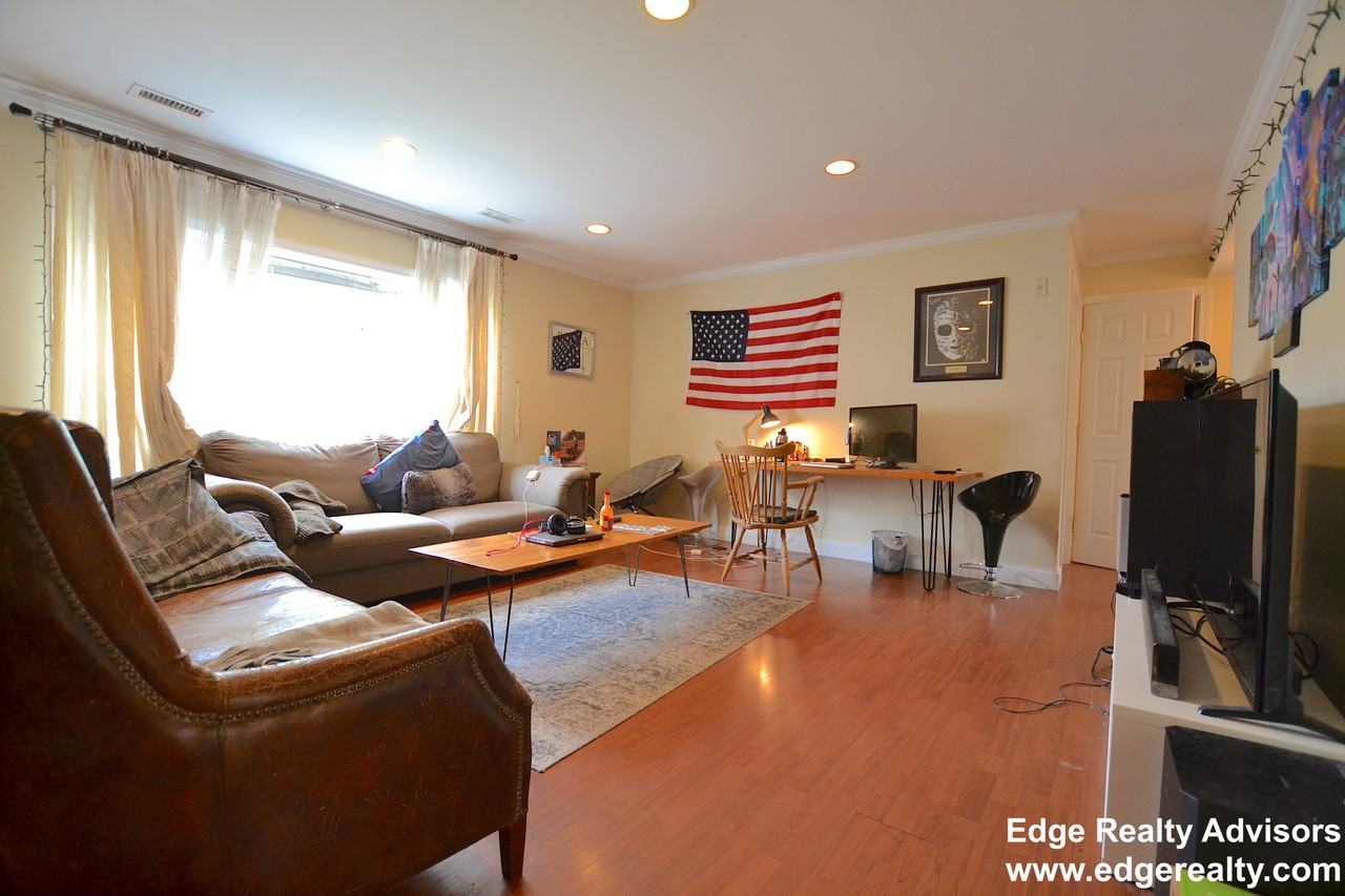 140 Newton St #3