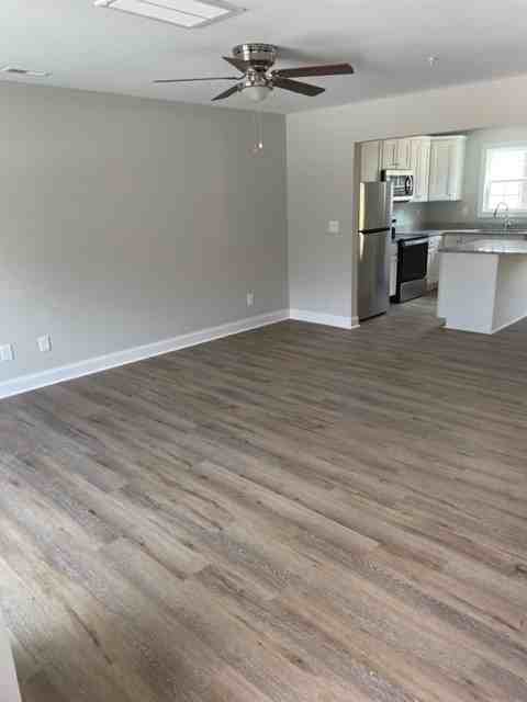 1125 Davis St - Photo 3 of 16