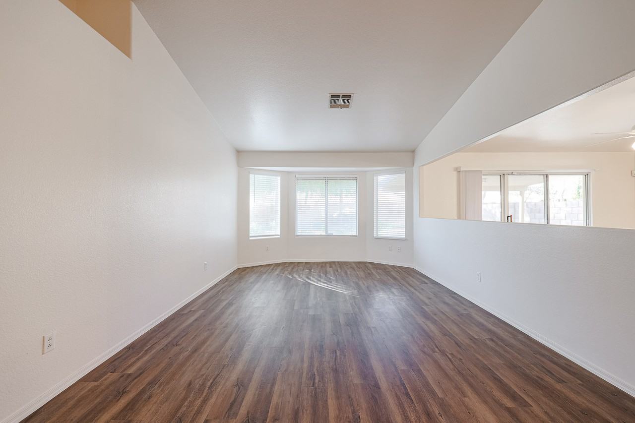 5351 W Saragosa St - Photo 4 of 29