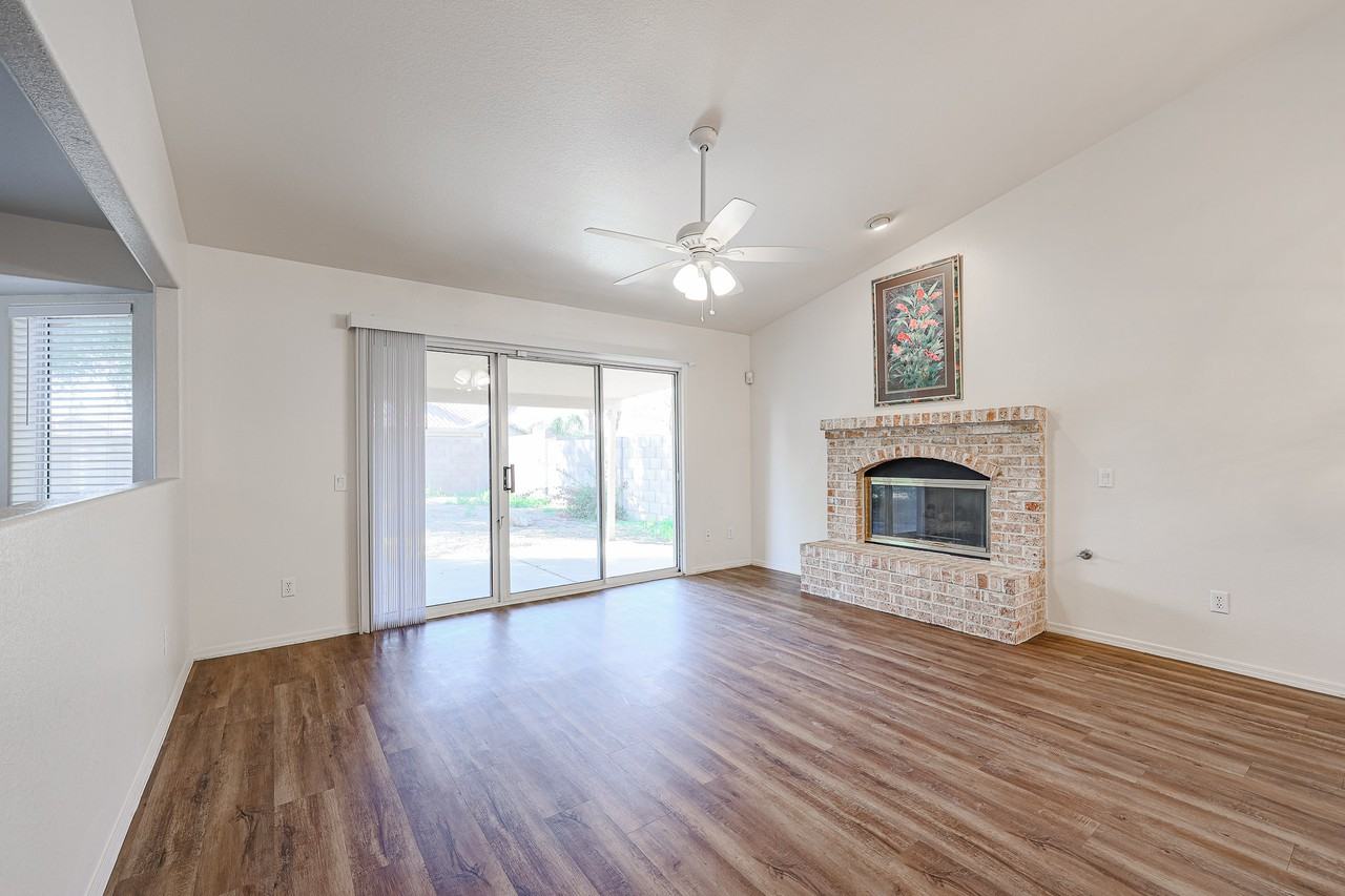 5351 W Saragosa St - Photo 7 of 29