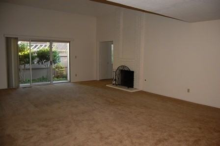 963 Commons Dr - Photo 2 of 16