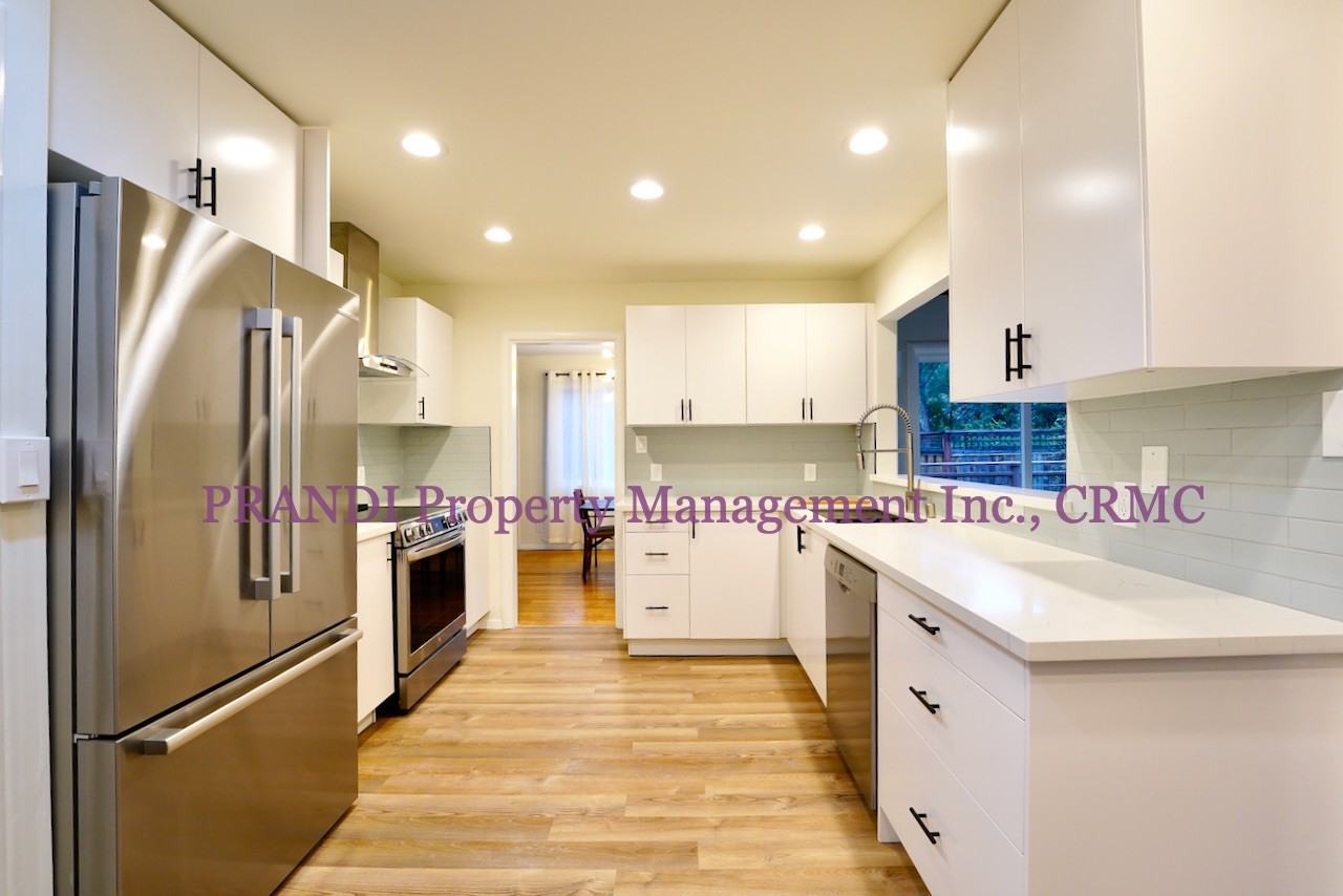 123 Oak Manor Dr - Photo 2 of 24