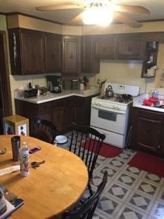 210 Penn St - Photo 3 of 18