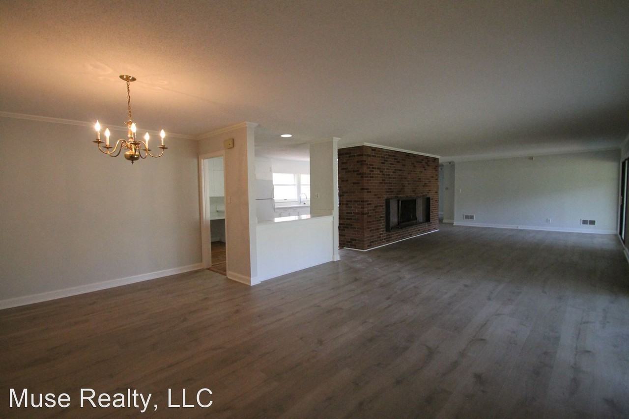 401 Lakeside Dr - Photo 3 of 18