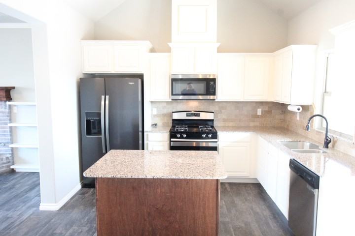 20558 Pioneer Drive - Photo 5 of 19