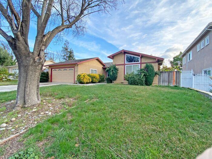 3042 Fowler Rd - Photo 2 of 23