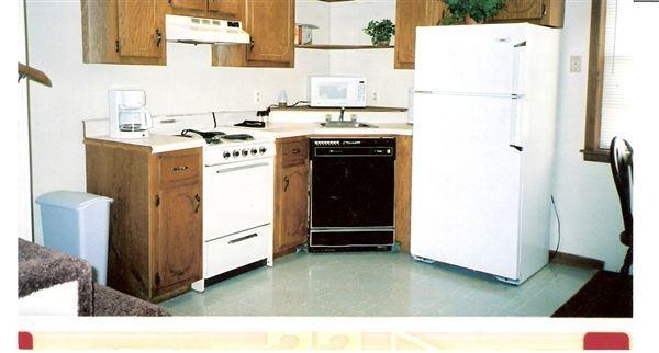 Courtyard Townhomes - Photo 2 of 3