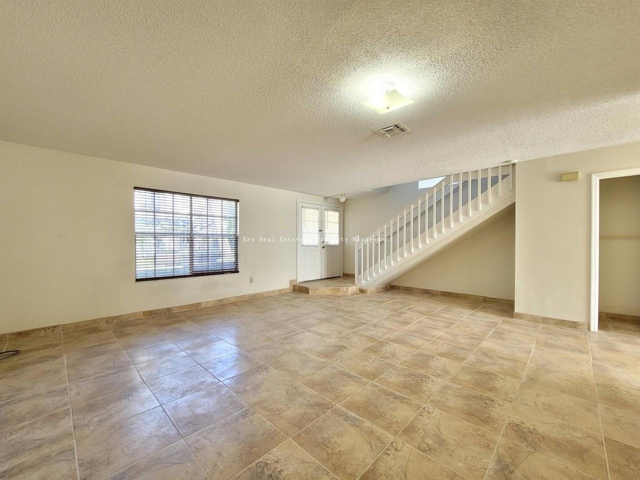 6040 Scotchwood GlenUnit 107 #1 - Photo 3 of 13