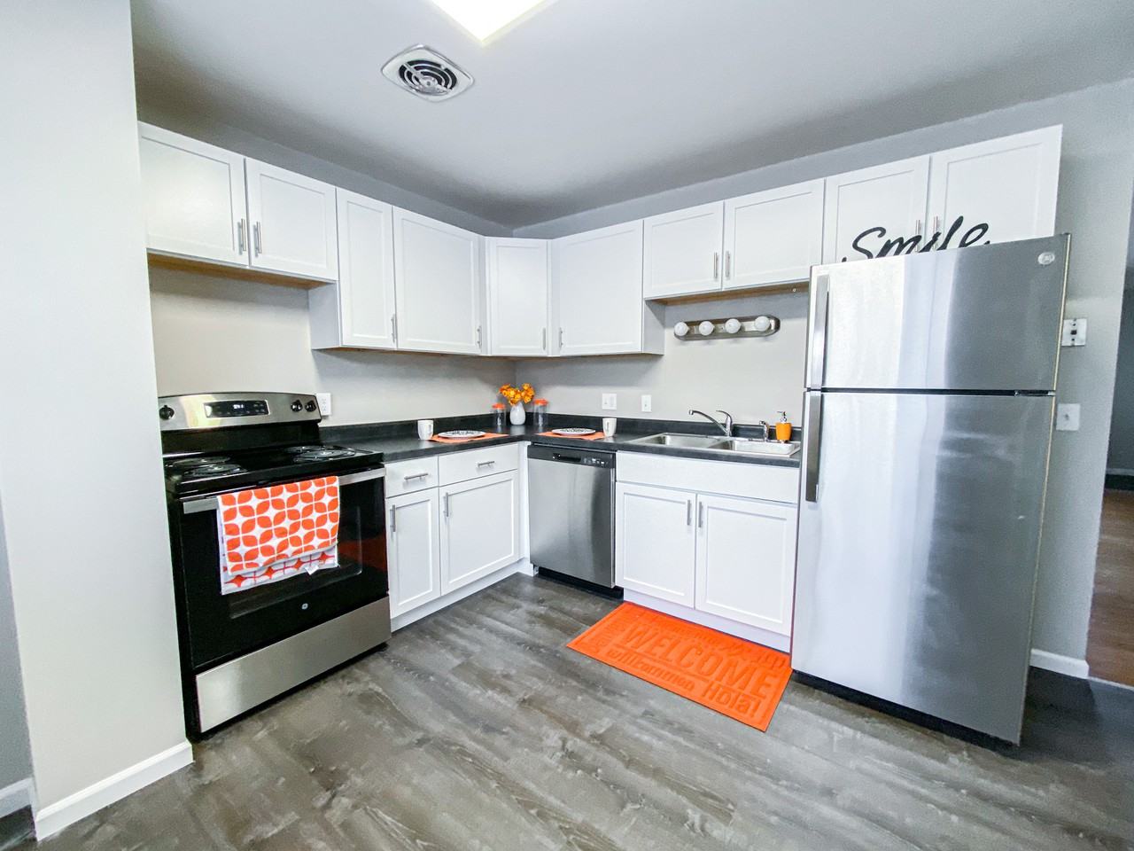 1103 Catalpa Circle - Photo 4 of 15