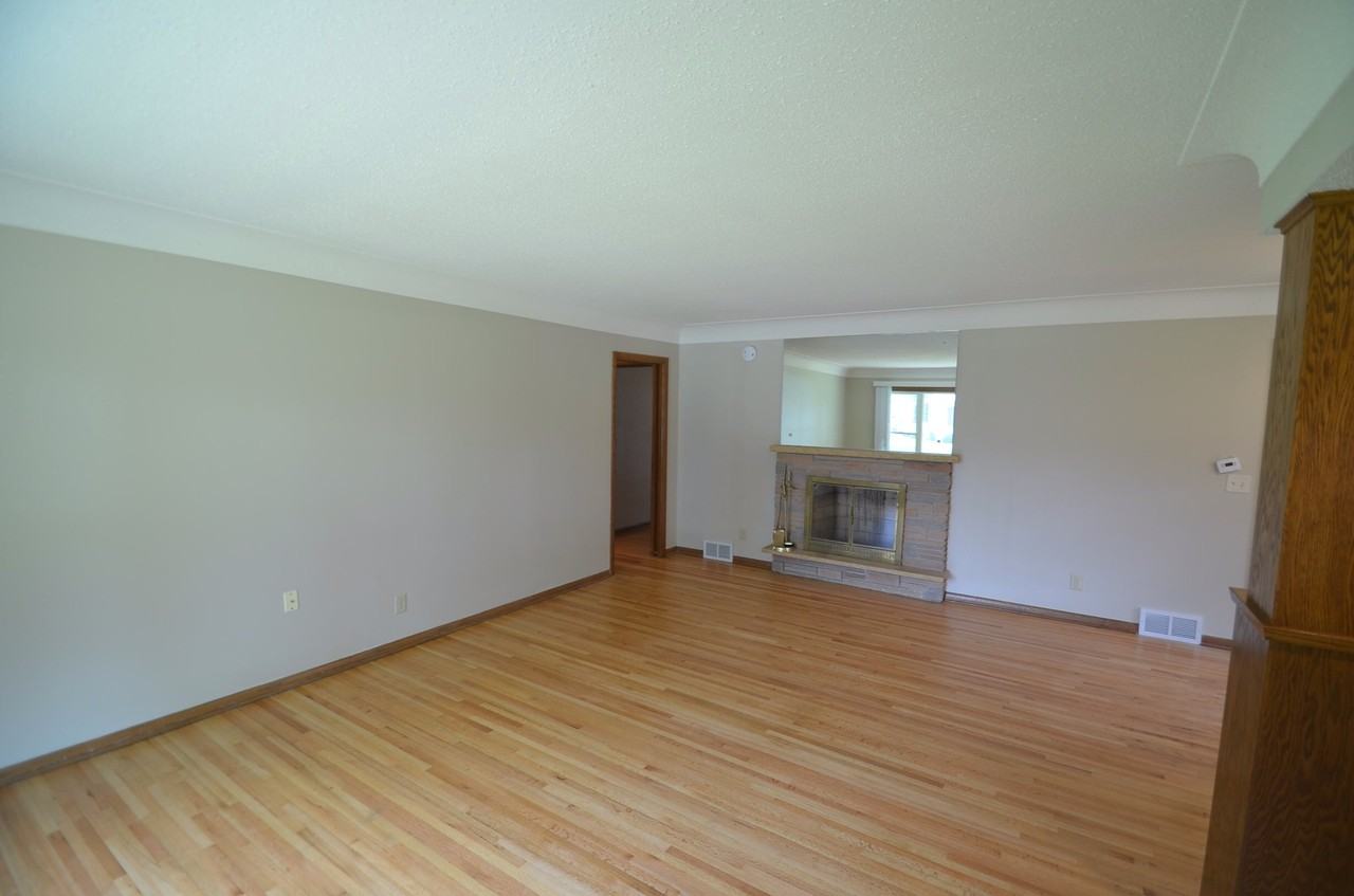 6633 Clinton Ave S - Photo 2 of 8