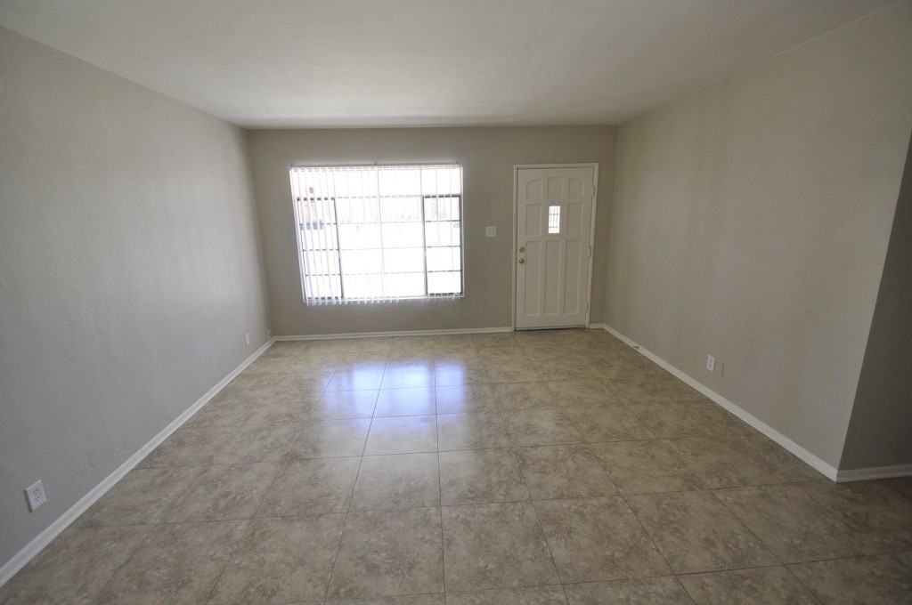 2041 N 37th St - Photo 3 of 11